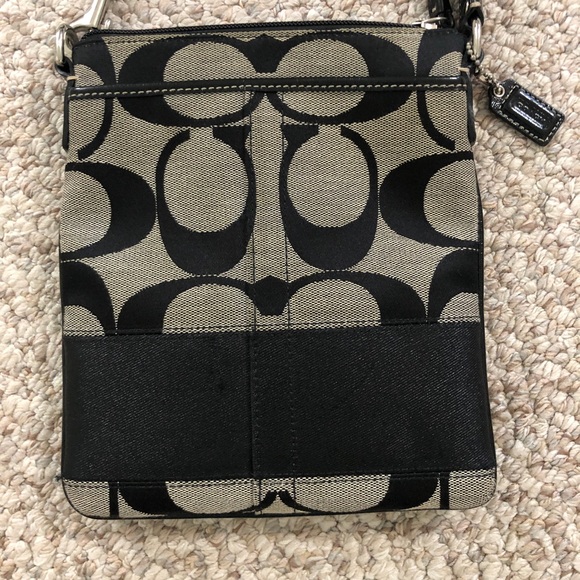 Coach Handbags - Coach authentic crossbody bag.